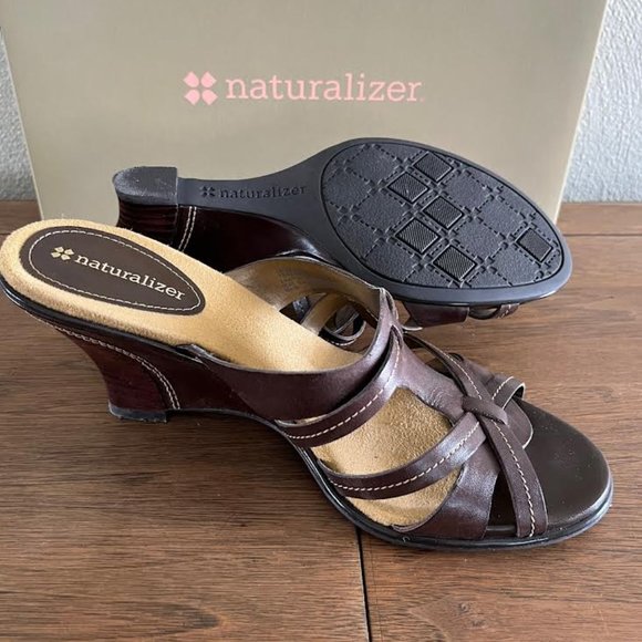 Naturalizer sandals, size 6.5, brown - Picture 3 of 4